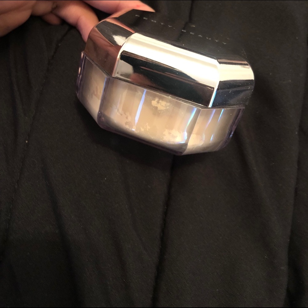 Fenty Beauty Translucent Powder - Picture 3 of 6